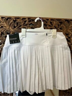 YPB XL White Lined Pleated Sport Ultra High Rise Skirt